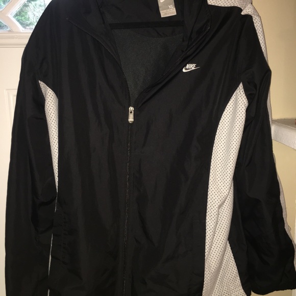 Nike windbreaker - Picture 1 of 2